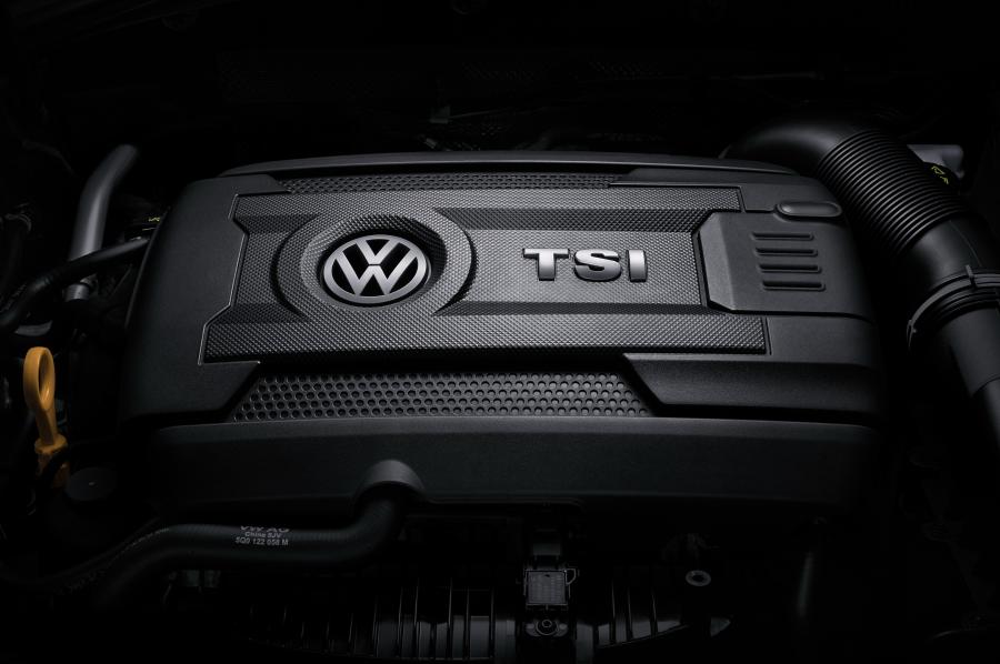 Моторный отсек Volkswagen Lamando GTS 2016 года  (фото 6 из 13)